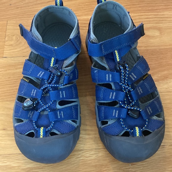 Keen - Picture 3 of 6